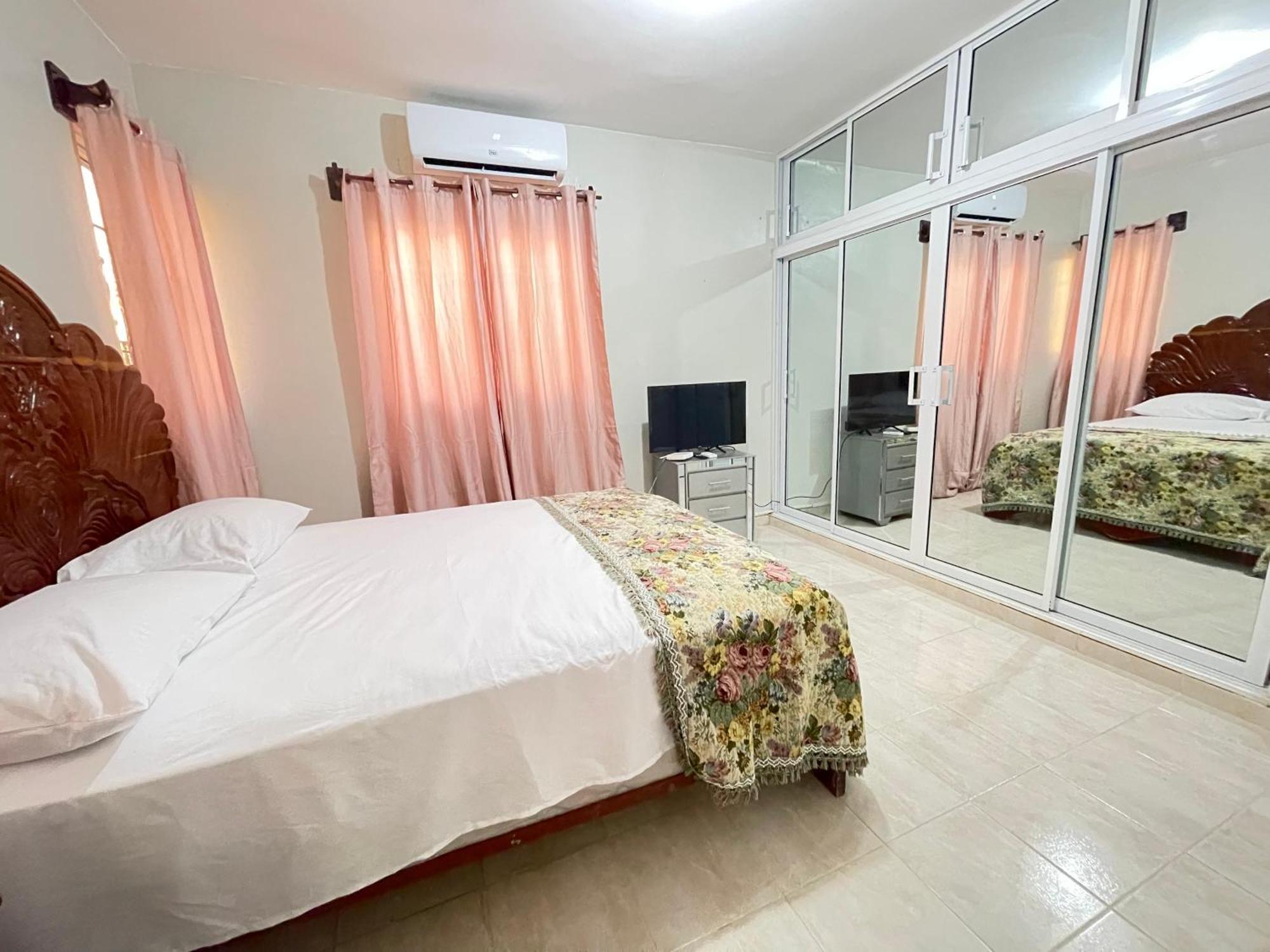 Casa Familiar Acogedora En Zona Residencial Villa La Grua Eksteriør billede